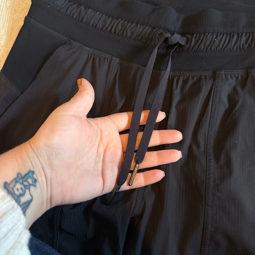 Lululemon dance studio mid rise crop pants - Picture 3 of 11